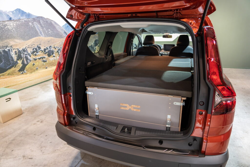 Dacia Jogger sleeping pack Van dacia pack sleeping