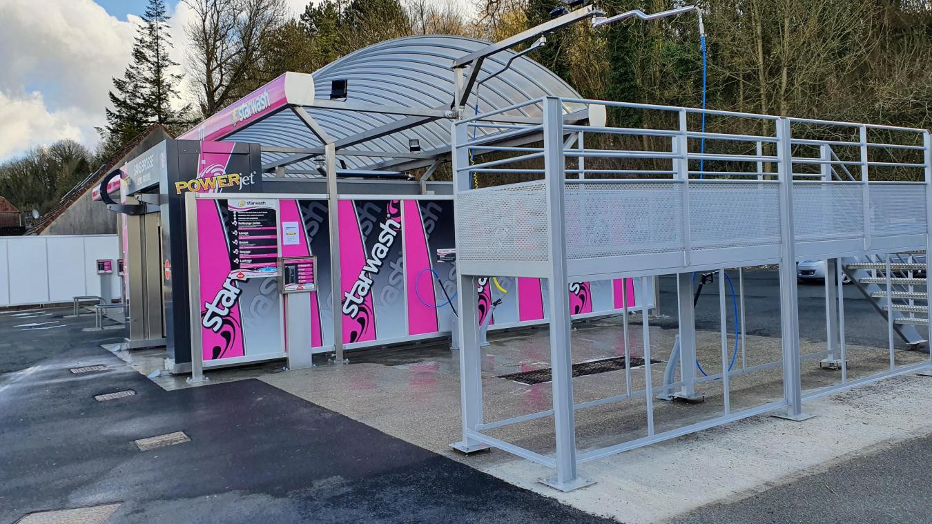 station de lavage avec passerelle pour camping-car