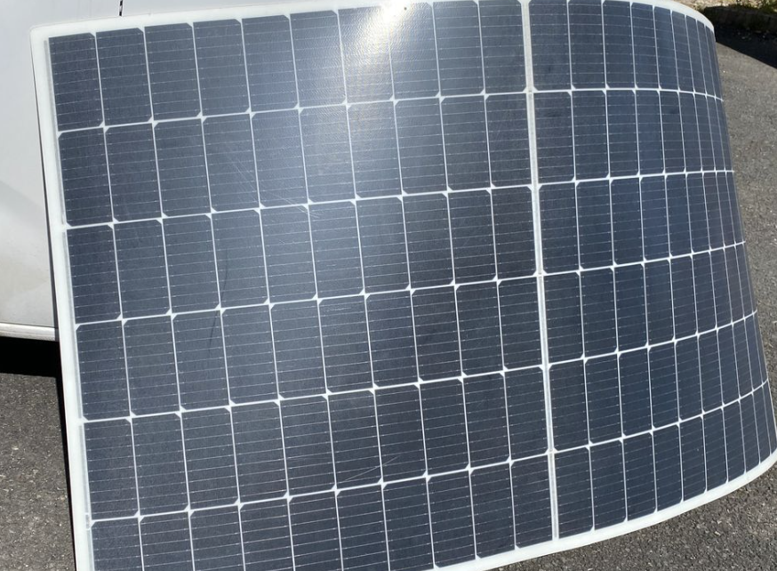 Panneau solaire souple